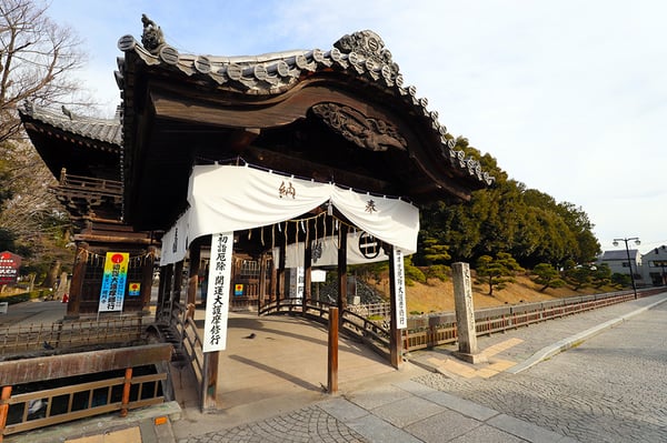鑁阿寺 山門（県指定文化財）