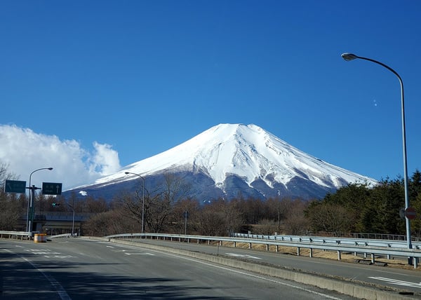 角当直隆先生が実際に撮影された冬の富士山の写真です