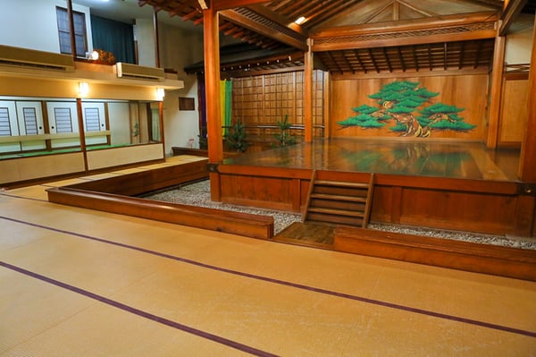 河村能舞台 内観