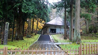 天治元年（1124年）建立当時の姿を今に伝える中尊寺金色堂