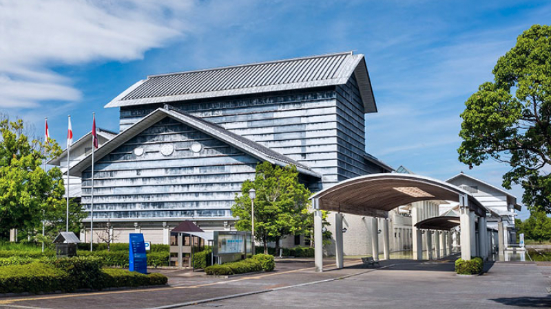 高知県立美術館（能楽堂・中庭石舞台）