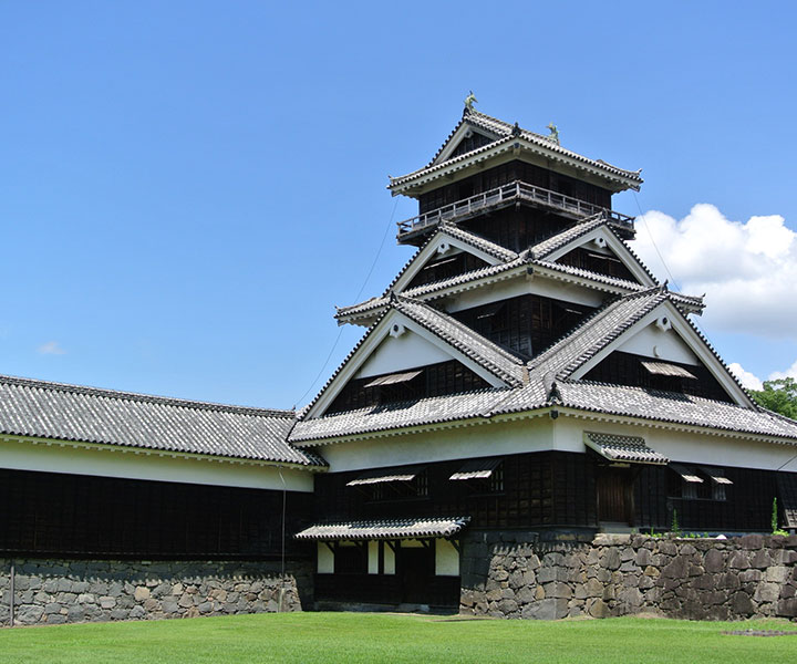 築城時の姿で建つ宇土櫓