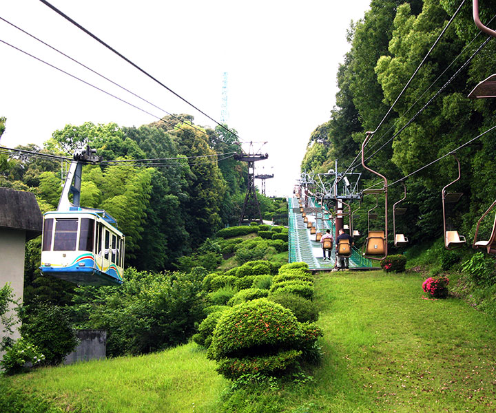 Sightseeing via a Lift Is Also Possible